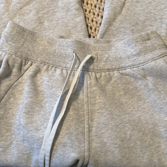 Lululemon joggers - Picture 3 of 4